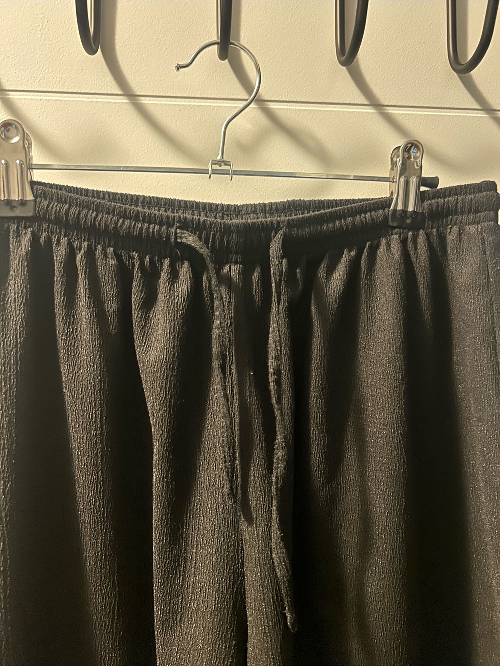 Lightweight Drawstring Textured Pants - Picture 2 of 5